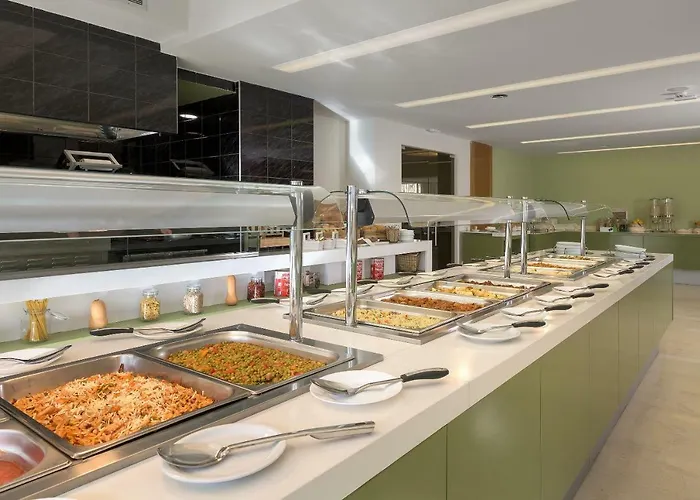 Island Resorts Marisol Otel 4*